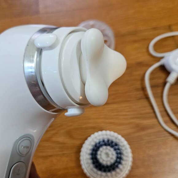 Clarisonic Smart Profile Face & Body Sonic Cleansing Device set with charger - Picture 1 of 5